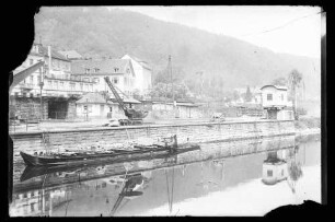 Tauberhafen mit Kränen