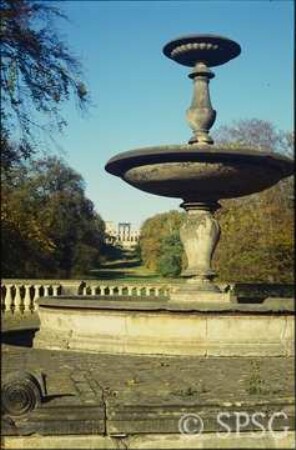 Potsdam, Park Sanssouci, Blick von der Viehtränke zum Ruinenberg.