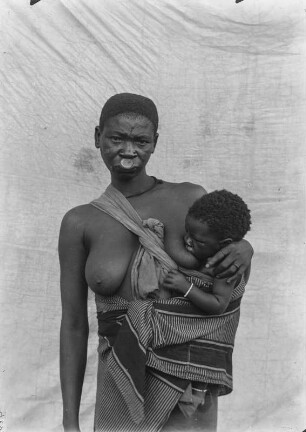 Frau der Makonde (Deutsch-Ostafrikaexpedition 1906-1907)