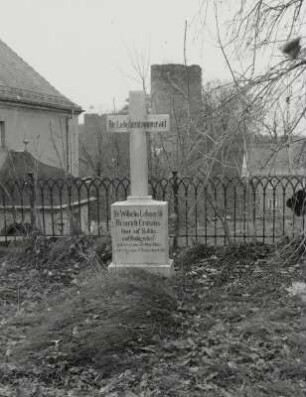 Grabkreuz für Dr. Wilhelm Leberecht Heinrich Crusius