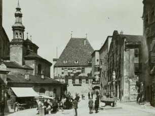 Hall in Tirol. Oberer Stadtplatz : Österreich, Hall am Inn. Oberer Stadtplatz mit Pfarrkirche St. Nikolaus, Rathaus (um 1450) und Brunnen (1522)