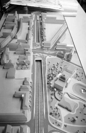 Planungen für den Umbau der Kreuzung Kriegsstraße und Karlstraße.
