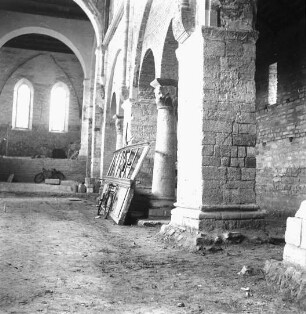 Drübeck, ehem. Benediktinerinnen-Klosterkirche, heute St. Vitus, Innenansicht: Restaurierungsarbeiten 1954