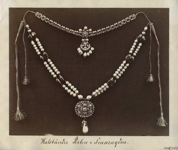 Neck jewellery