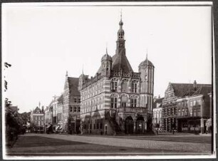 Deventer, Niederlande. Markt mit Museum de Waag