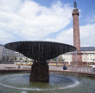 Darmstadt. Ludwigsplatz mit Neuem Brunnen und Ludwigsmonument (1841/1844; Georg Moller)
