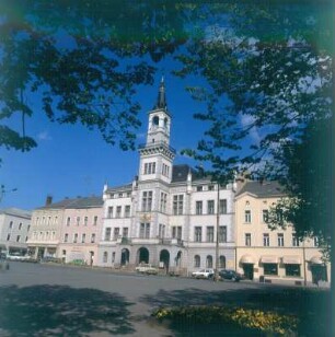 Oelsnitz, Markt 1. Rathaus (1861-1864). Eingangsseite