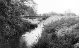 Krauschwitz-Keula. Die Lucknitza an der Brücke am Ortsausgang nach Görlitz