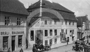 Straßenansicht Goldingen mit Geschäftshäusern