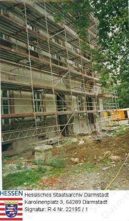 Darmstadt, Ausbau des ehemaligen Mollertheaters zum Haus der Geschichte / Bild 1: eingerüstete Westseite / Bild 2: Stuckrisalit / Bild 3: Detail des Westflügels