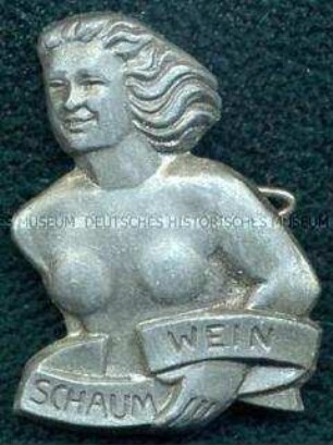 WHW-Abzeichen, Symbolik des Weines: Schaumwein, Straßensammlung im Gau Koblenz-Trier vom Januar 1940