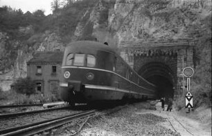 Istein: [FDt kommt aus dem Klotz-Tunnel]