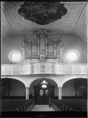 Kenzingen Sankt Laurentius Kirche Innenansicht Richtung Orgelempore