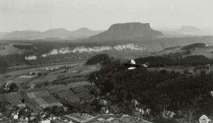 Elbtal bei Rathen, Blick von der Bastei auf Sportflugzeug Klemm L-30 bei einem Reklameflug für Sturm-Zigarettenfabrik Arthur Dreßler