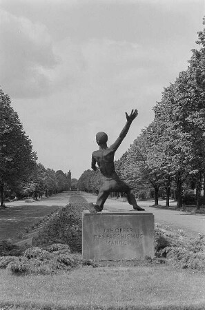 Mahnmal für die Opfer des Faschismus auf dem Südfriedhof in Leipzig