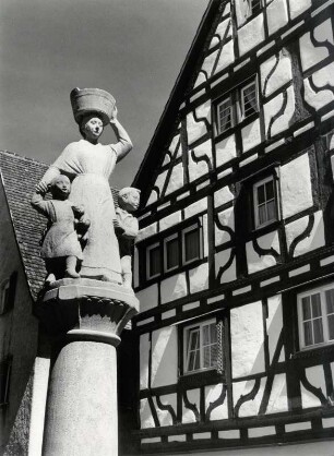 Brunnenfigur in Mühlheim