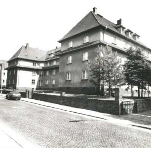 Colditz, Schützenstraße 3/7. Wohnhäuser einer Wohnanlage (um 1925). Straßenansicht