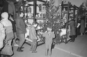 6. Weihnachtsmarkt (Christkindlesmarkt) im Gewölbe des Durlacher Rathauses