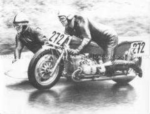 Motorradfahrer mit Beifahrer