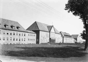 Güstrow, Gebäudekomplex : Güstrow. Gebäudekomplex (heute Fachhochschule für öffentliche Verwaltung, Polizei und Rechtspflege), Goldberger Straße 12