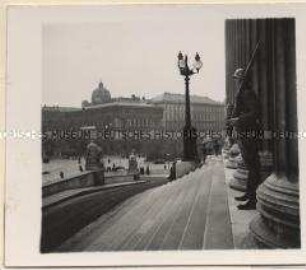 Wien, Wache vorm Parlament