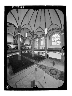 Berlin-Prenzlauer Berg. Gethsemanekirche (1891-1893; A. Orth). Inneres nach Nordwest