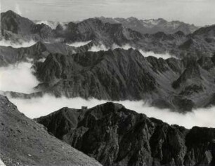 Blick vom Pic du Midi auf die Berge der Hochpyrenäen