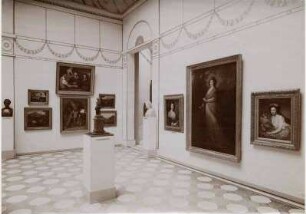Blick in die Ausstellung der Nationalgalerie, Vestibül