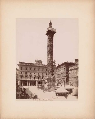Antoninus-Säule, Rom: Ansicht der Colonna Antonina auf der Piazza Colonna (Montecitorio)
