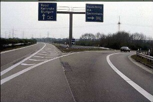 Einfahrt in Kreisel Südwest (Kaiserslautern Richtung Heidelberg) von Nebenfahrbahn West (Kaiserslautern Richtung Heilbronn)