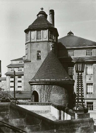 Mietvilla? mit Turm, vermutlich in Dresden