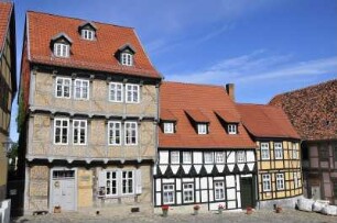 Quedlinburg - Fachwerkhäuser am Schlossberg : Historische Fachwerkhäuser am Schlossberg. Aufgenommen am 20. Juli 2012 in Quedlinburg