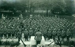 Jahresfeier des 2. Landwehr-Infanterie-Regiments 110 am 1.8.1915 in Heidwiller, Haut-Rhin
