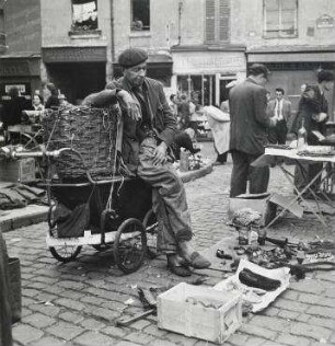 Marché aux puces à Paris