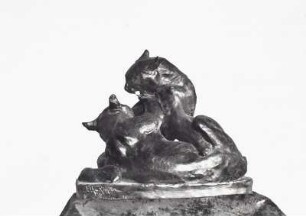 Kämpfende Katzen : Kämpfende Katzen. Bronze (1909). Dresden: Atelier der Künstlerin