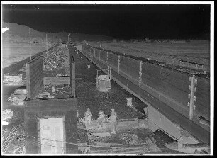 Staustufe Limbach. Schleusenanlage von der Feldwegbrücke über den Unterkanal aus gesehen.