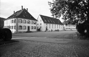 Waldkirch: Kirchplatz mit Pfarrhaus und Fruchtkasten