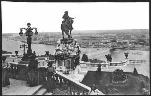 Budapest. Burggarten mit Blick auf die Donau und Prinz-Eugen-Denkmal