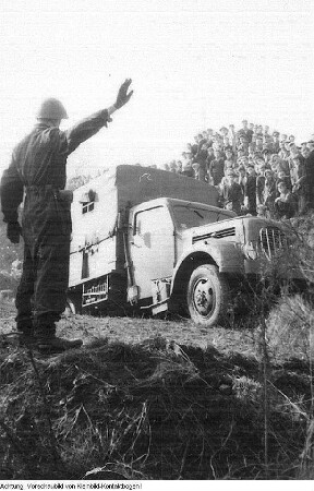 Militärisches (Aufmärsche, Appelle, Kranzniederlegung, Übungen, Alltag, etc.)