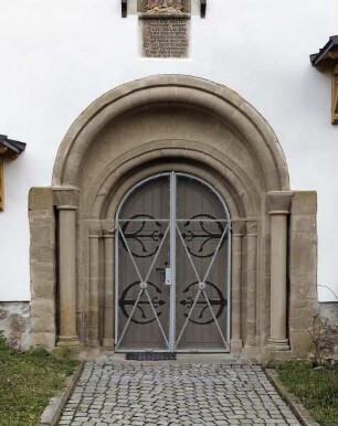 Evangelische Bergkirche Sankt Marien — Romanisches Portal