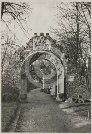 Transloziertes Portal an der Stadtmauer von Reichenbach