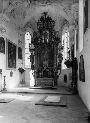 Buxheim Kreis Unterallgäu. Klosterkirche Maria Saal. Inneres zum Altar
