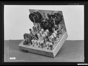 Farbe-Einheits-Messgerät, Rückseite geöffnet, Foto 1961