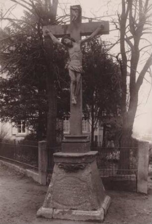 vor dem Eisentor. Kruzifix, 18. Jahrhundert