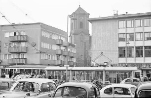 Berlin; Spandau: Marktplatz mit Turm der Nicolaikirche