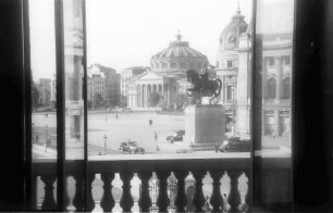keine Beschreibung [Bucuresti: Blick auf Athenäum und Fund. Carol I. vom Balkon des Schlosses]