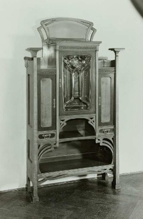 Schrank für einen Musiksalon