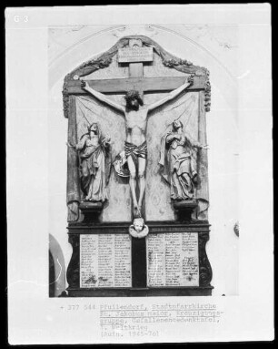 Kriegerdenkmal für die Gefallenen von 1914-1918 mit einer Kreuzigungsgruppe