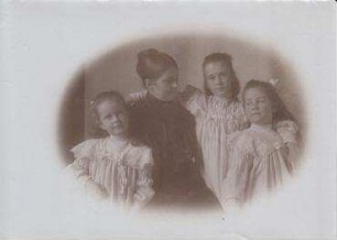 Aufnahme Agnes und die Kinder von Eduard Fürstenau