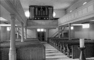 Freistett: Evangelische Kirche; innen; vom Altar zur Orgel